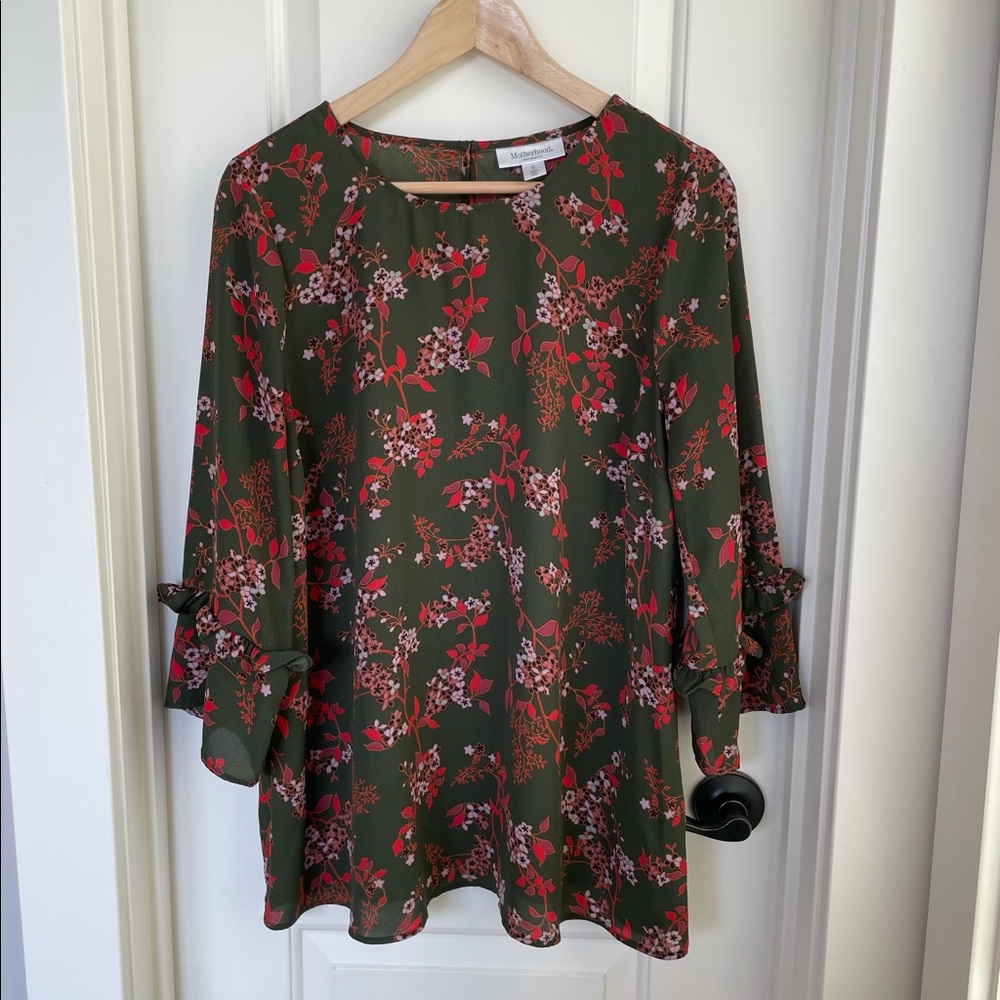 ✨HP✨Motherhood Maternity Bell-sleeve Top Size M